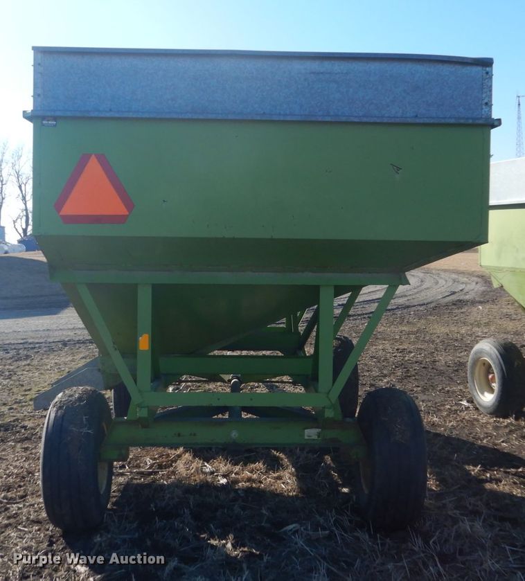 image for item GW9534 Parker 2500 gravity wagon