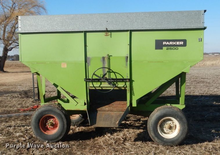 image for item GW9534 Parker 2500 gravity wagon