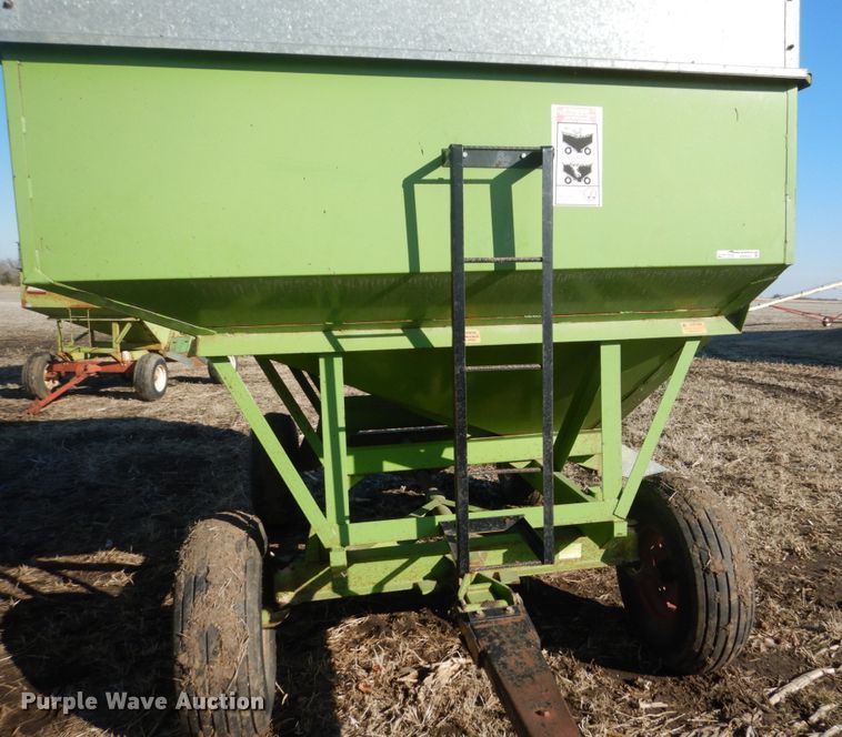 image for item GW9534 Parker 2500 gravity wagon