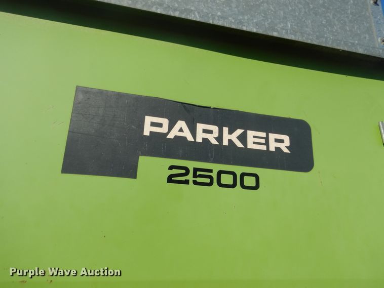 image for item GW9534 Parker 2500 gravity wagon