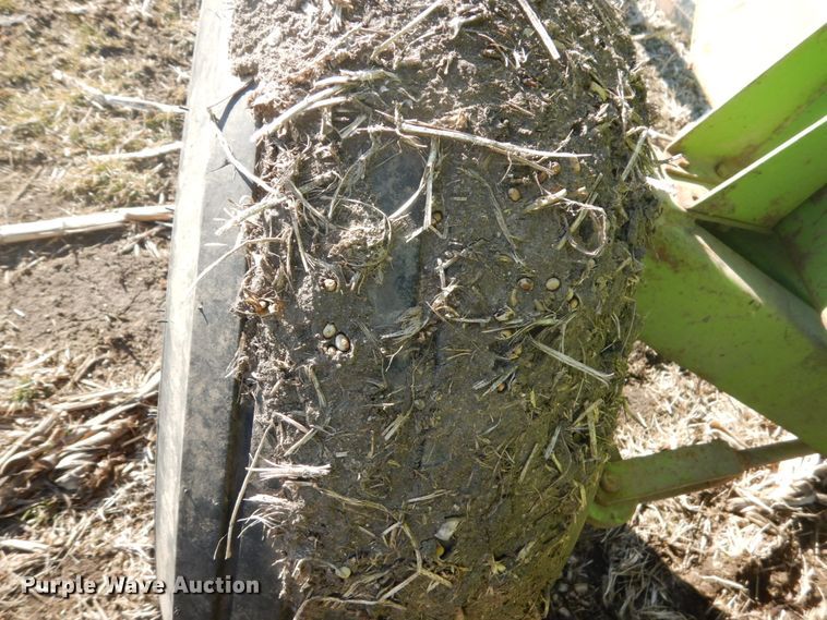 image for item GW9534 Parker 2500 gravity wagon