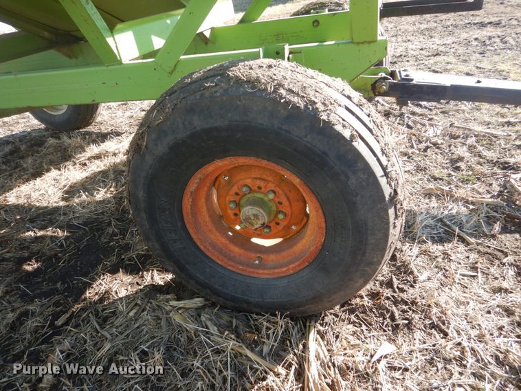 image for item GW9534 Parker 2500 gravity wagon