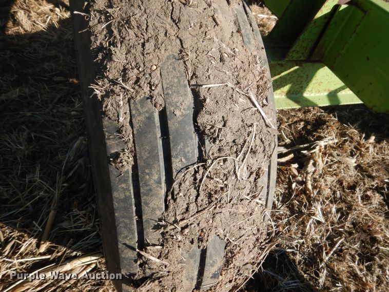 image for item GW9534 Parker 2500 gravity wagon