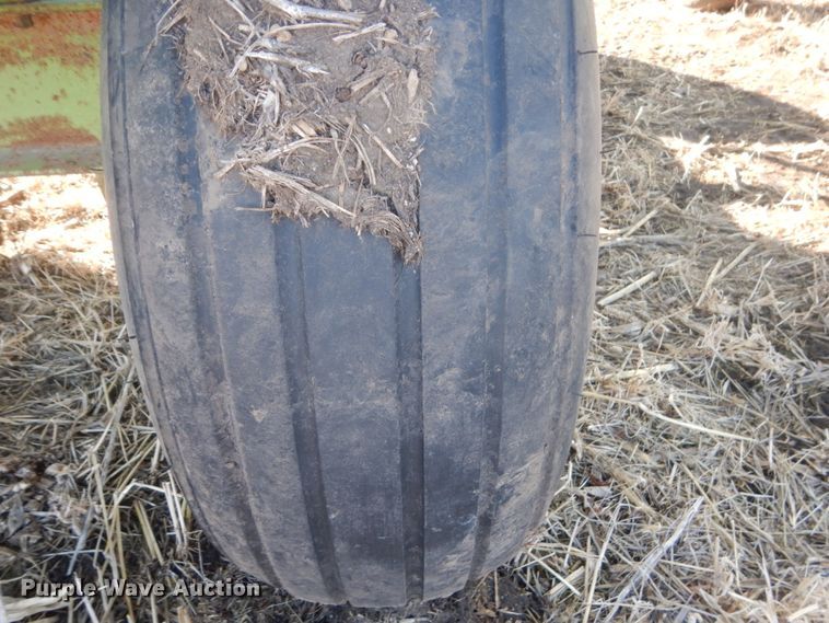 image for item GW9534 Parker 2500 gravity wagon