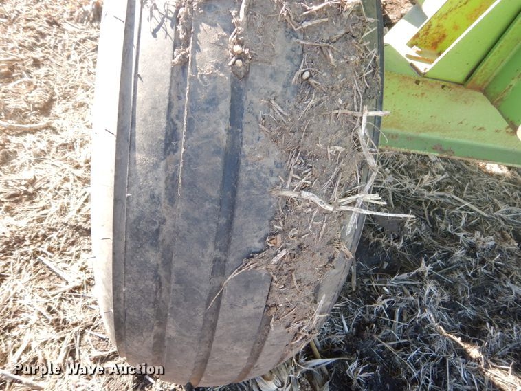 image for item GW9534 Parker 2500 gravity wagon