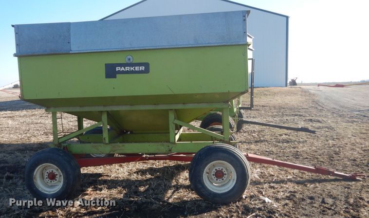 image for item GW9535 Parker J2200 gravity wagon