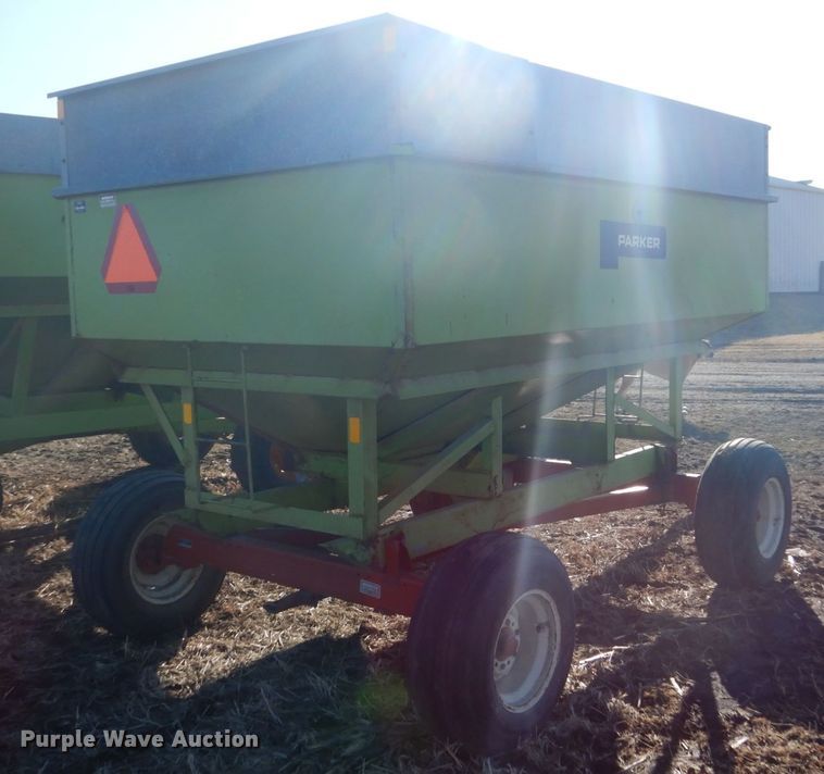image for item GW9535 Parker J2200 gravity wagon