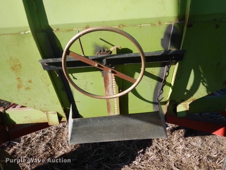 image for item GW9535 Parker J2200 gravity wagon