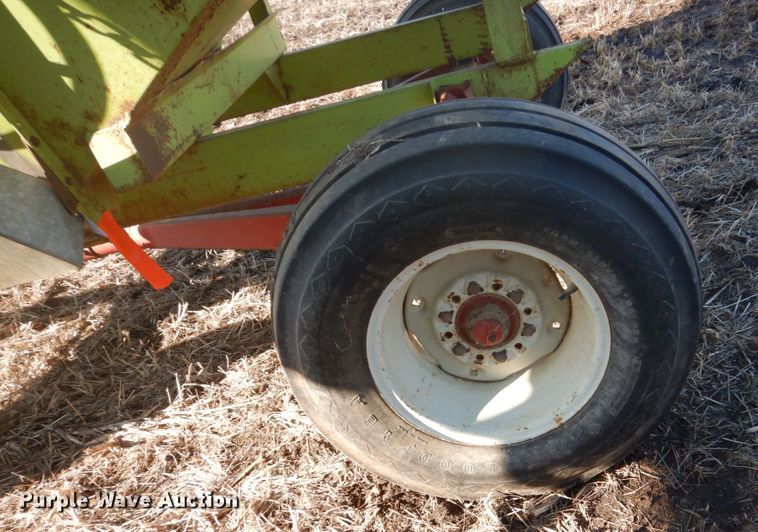 image for item GW9535 Parker J2200 gravity wagon