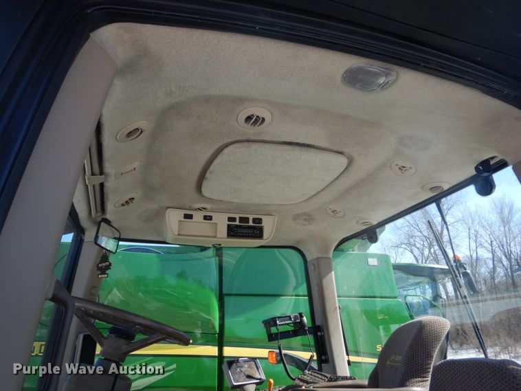 image for item GW9561 2013 John Deere 8310R MFWD tractor