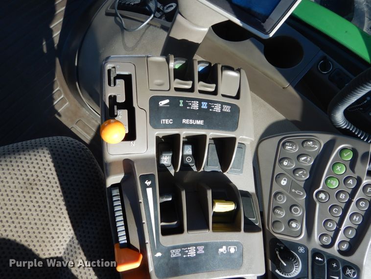 image for item GW9561 2013 John Deere 8310R MFWD tractor