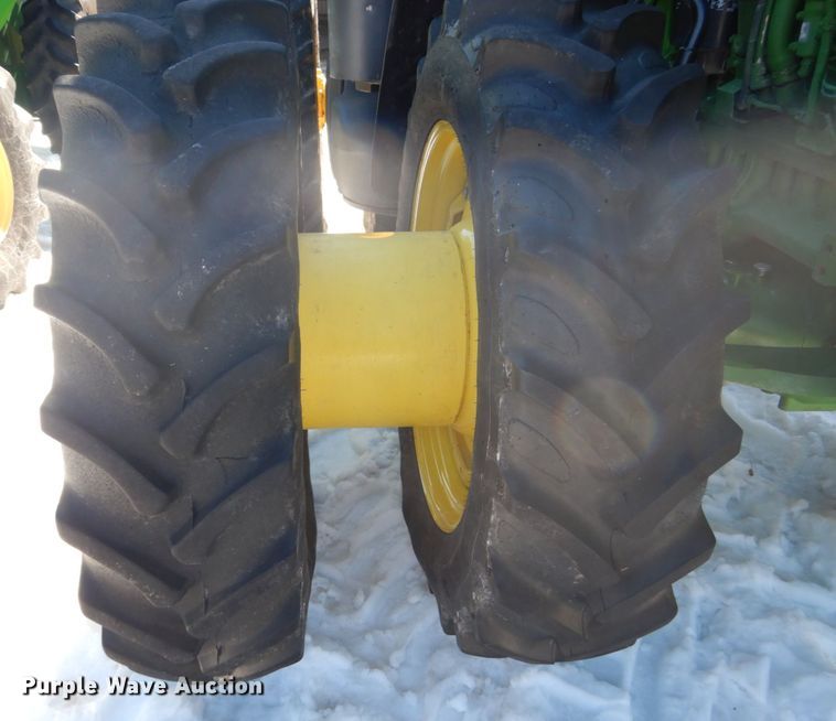 image for item GW9561 2013 John Deere 8310R MFWD tractor