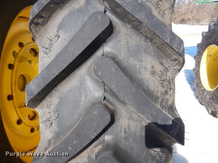 image for item GW9561 2013 John Deere 8310R MFWD tractor