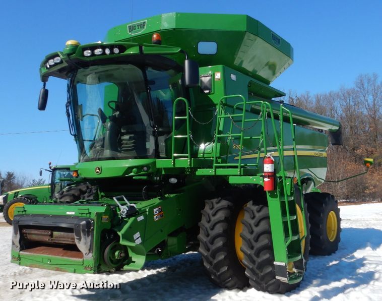 image for item GW9562 2012 John Deere S680 STS combine