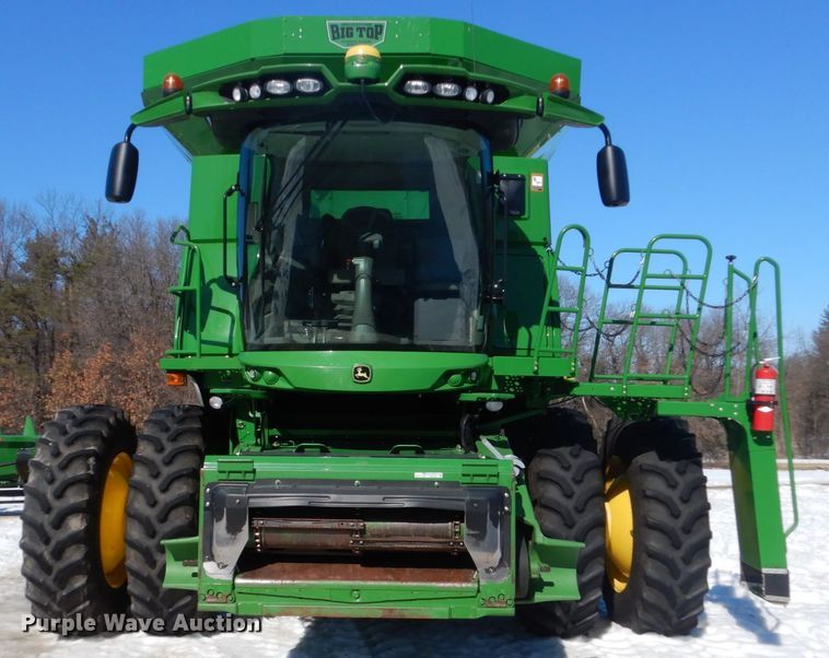 image for item GW9562 2012 John Deere S680 STS combine