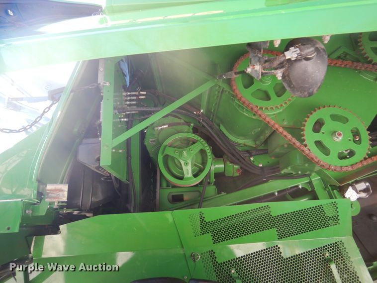 image for item GW9562 2012 John Deere S680 STS combine