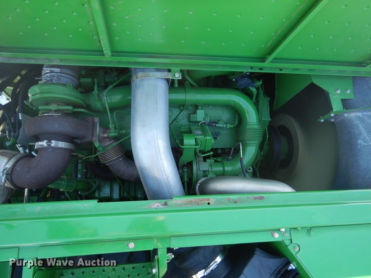 image for item GW9562 2012 John Deere S680 STS combine