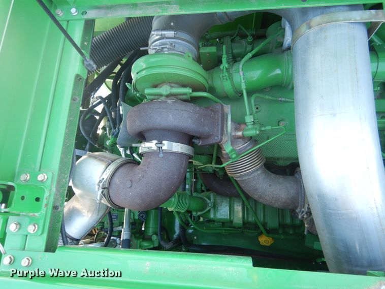 image for item GW9562 2012 John Deere S680 STS combine