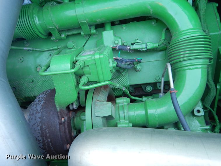 image for item GW9562 2012 John Deere S680 STS combine