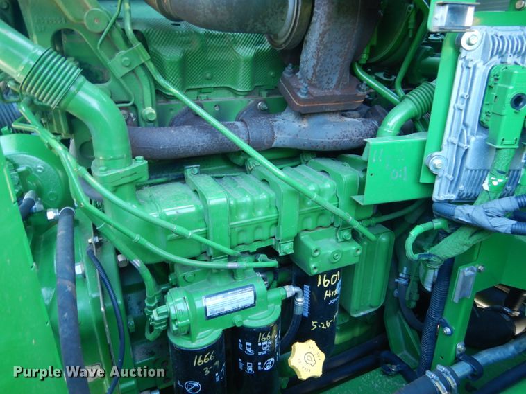 image for item GW9562 2012 John Deere S680 STS combine