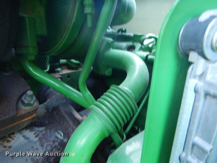 image for item GW9562 2012 John Deere S680 STS combine