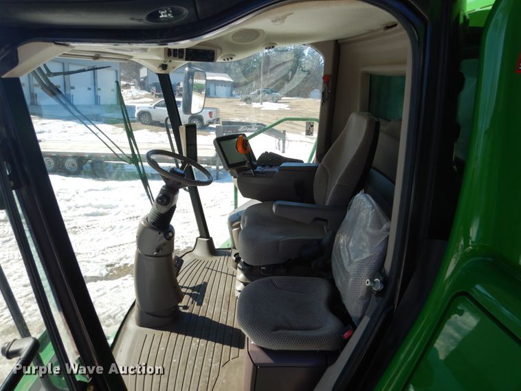 image for item GW9562 2012 John Deere S680 STS combine