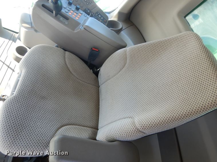 image for item GW9562 2012 John Deere S680 STS combine