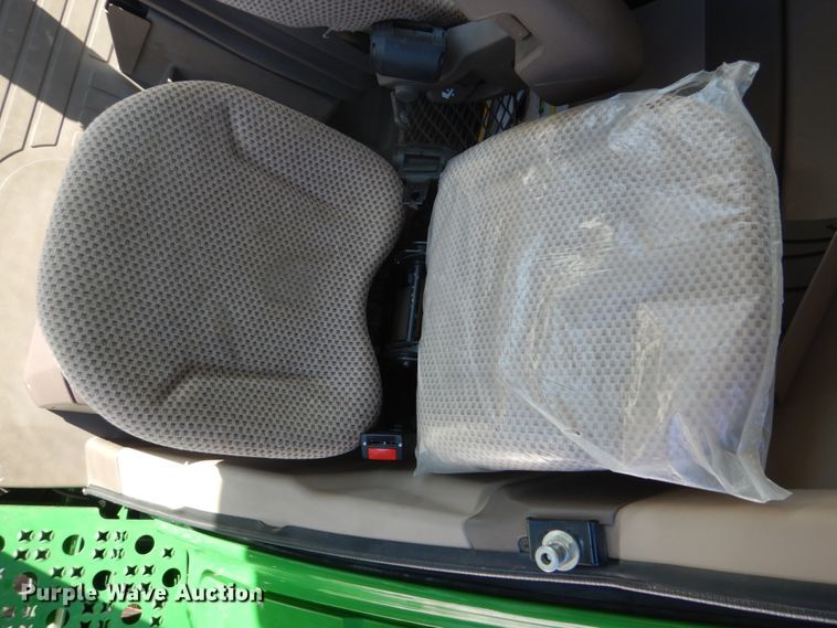 image for item GW9562 2012 John Deere S680 STS combine