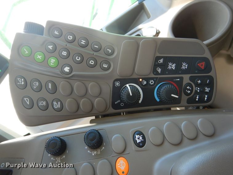 image for item GW9562 2012 John Deere S680 STS combine