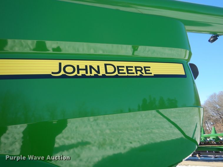 image for item GW9562 2012 John Deere S680 STS combine