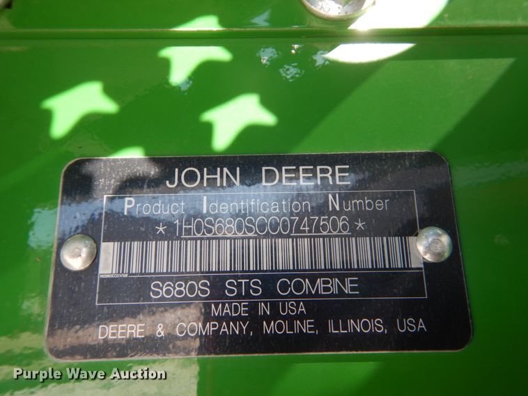 image for item GW9562 2012 John Deere S680 STS combine