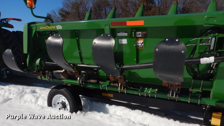 image for item GW9563 2012 John Deere 612C StalkMaster corn head