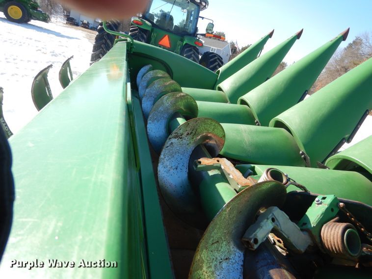 image for item GW9563 2012 John Deere 612C StalkMaster corn head