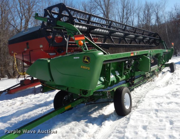 image for item GW9564 2010 John Deere 635FD HydraFlex flex head