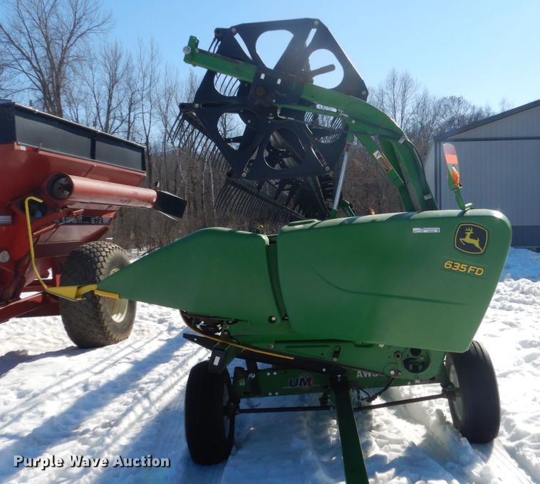 image for item GW9564 2010 John Deere 635FD HydraFlex flex head