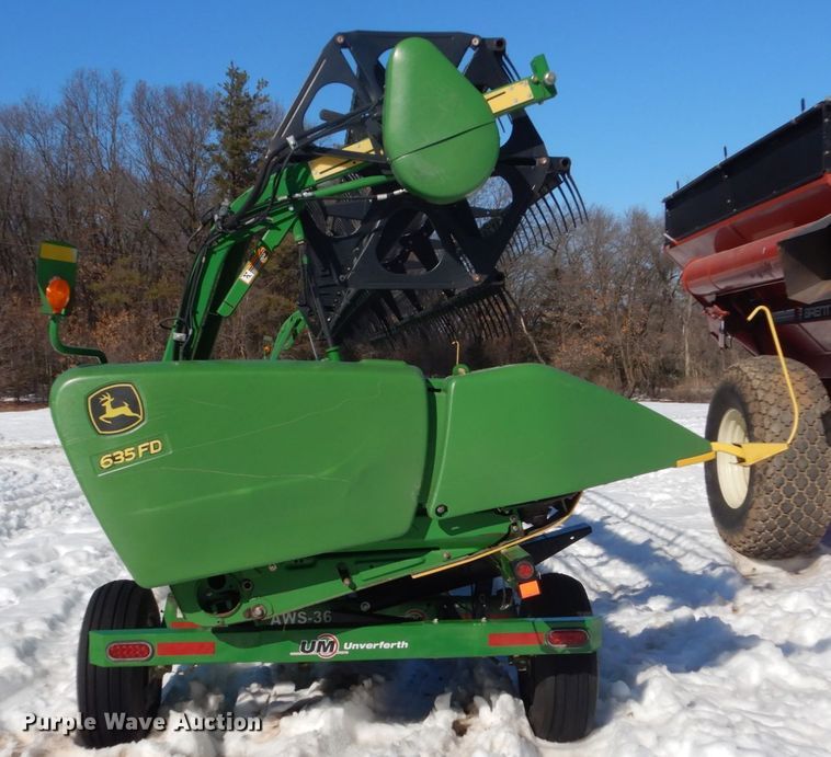 image for item GW9564 2010 John Deere 635FD HydraFlex flex head