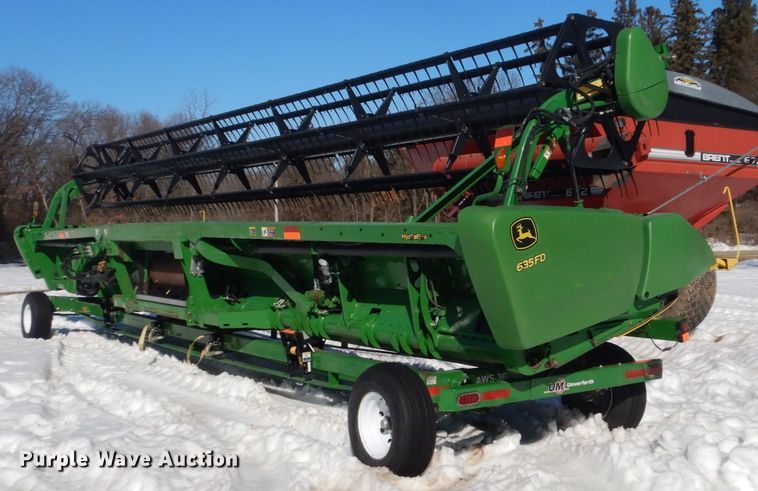 image for item GW9564 2010 John Deere 635FD HydraFlex flex head