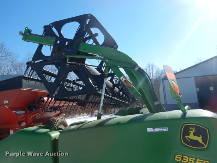 image for item GW9564 2010 John Deere 635FD HydraFlex flex head