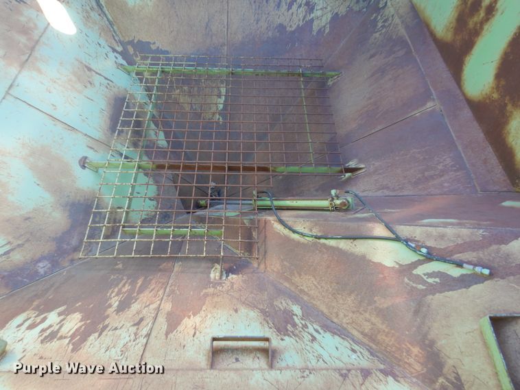 image for item GW9568 Parker 614 grain cart