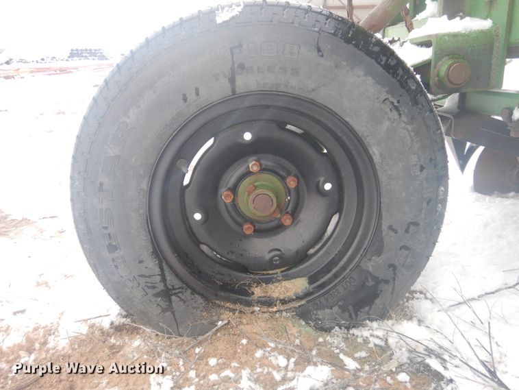 image for item GX9849 Great Plains Solid Stand 20 grain drill