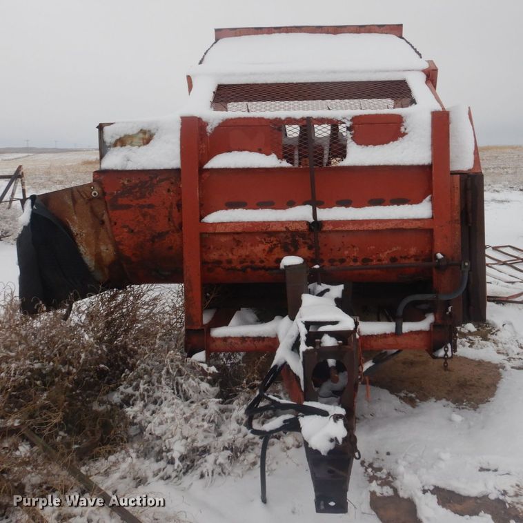 image for item GX9851 Hesston 4870 square bale processor