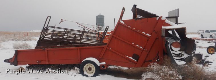 image for item GX9851 Hesston 4870 square bale processor