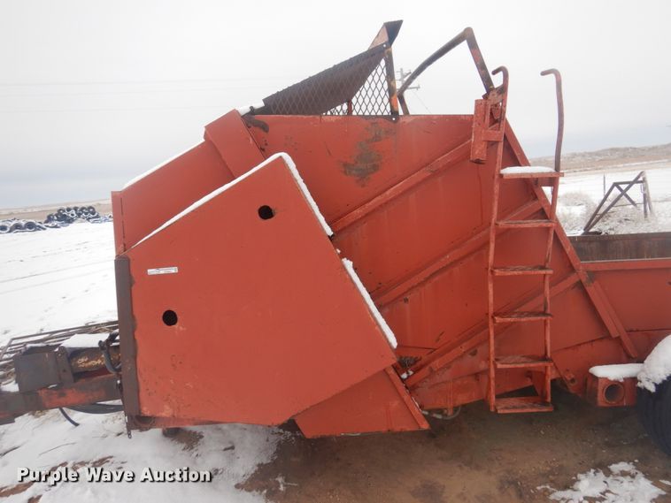 image for item GX9851 Hesston 4870 square bale processor