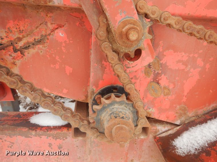 image for item GX9851 Hesston 4870 square bale processor