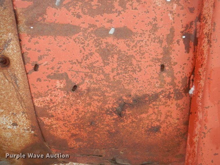 image for item GX9851 Hesston 4870 square bale processor