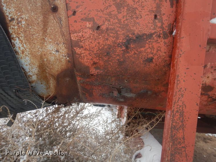 image for item GX9851 Hesston 4870 square bale processor