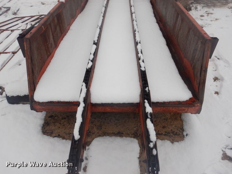 image for item GX9851 Hesston 4870 square bale processor