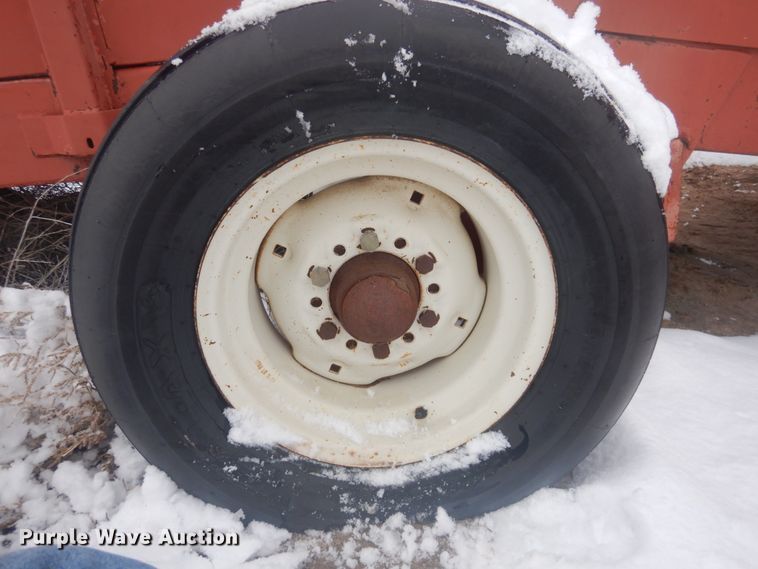 image for item GX9851 Hesston 4870 square bale processor