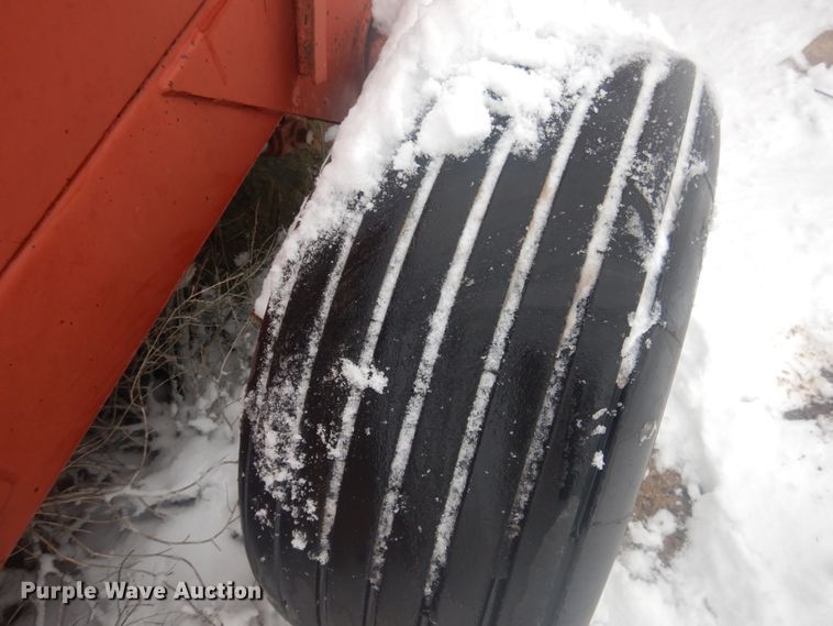 image for item GX9851 Hesston 4870 square bale processor