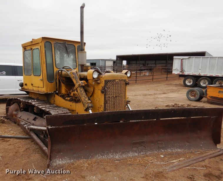 image for item GX9854 Caterpillar D6B dozer